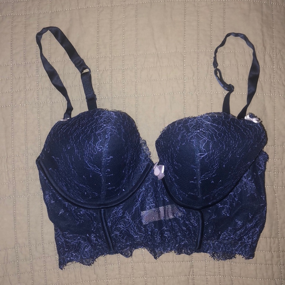 2/$20Victoria’s Secret very sexy Demi bra size 34D